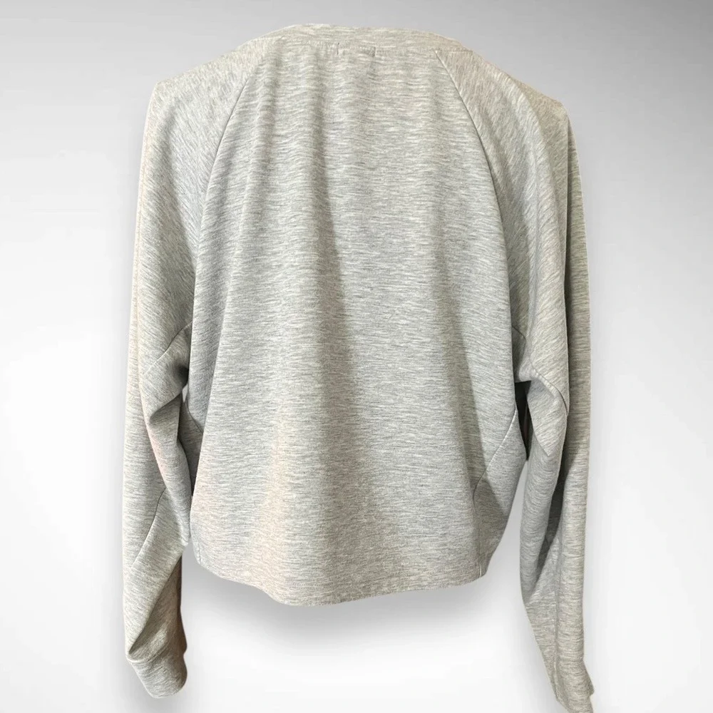 EXPRESS Light Heather Gray Crewneck Long Sleeve Cropped Shirt Medium‎ | EUC - Picture 3 of 6